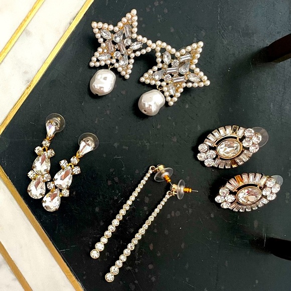 • 7 Pairs of Gorgeous Statement earrings (Scroll pictures) - Picture 2 of 4